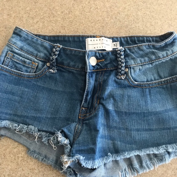 Kendall + Kylie denim shorts - Picture 3 of 3